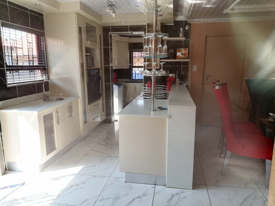 4 Bedroom Property for Sale in Tlhabane West North West